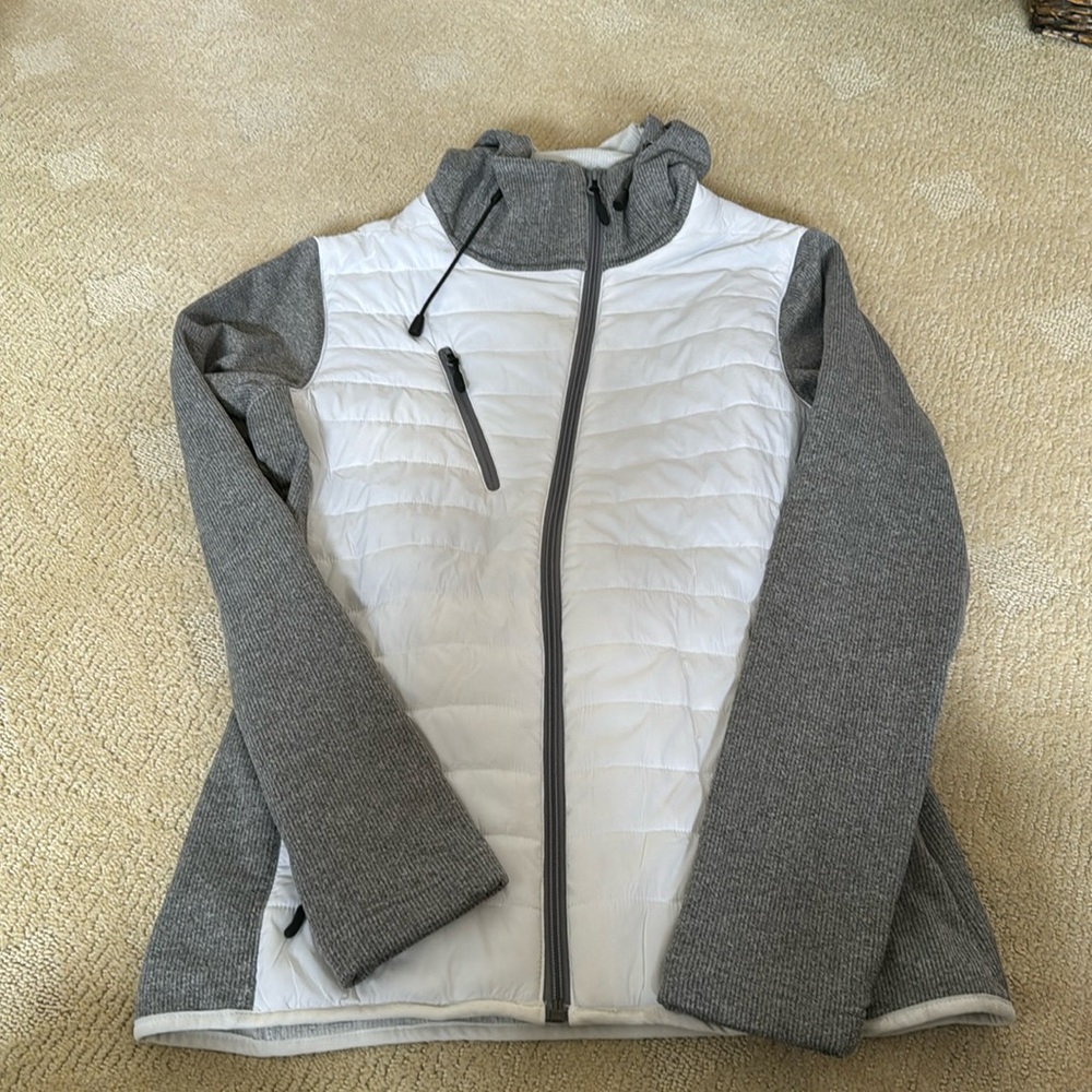 Nils mid layer full zip fleece jacket white and grey, size small. Like new!